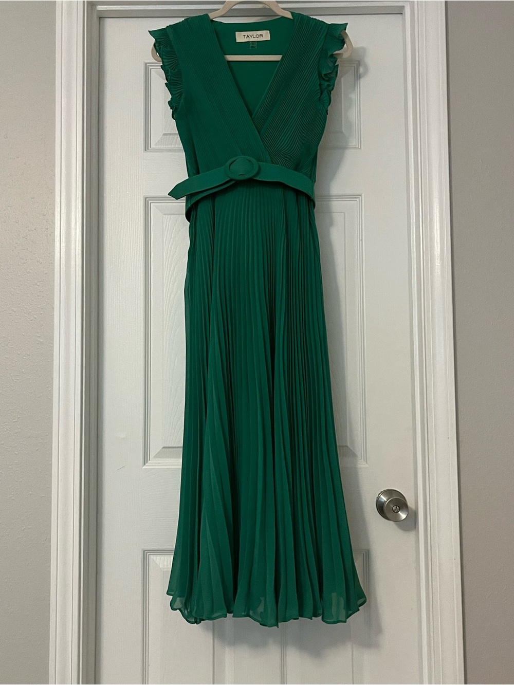 Taylor Emerald Green Pleated V‑Neck Belted Maxi Dress